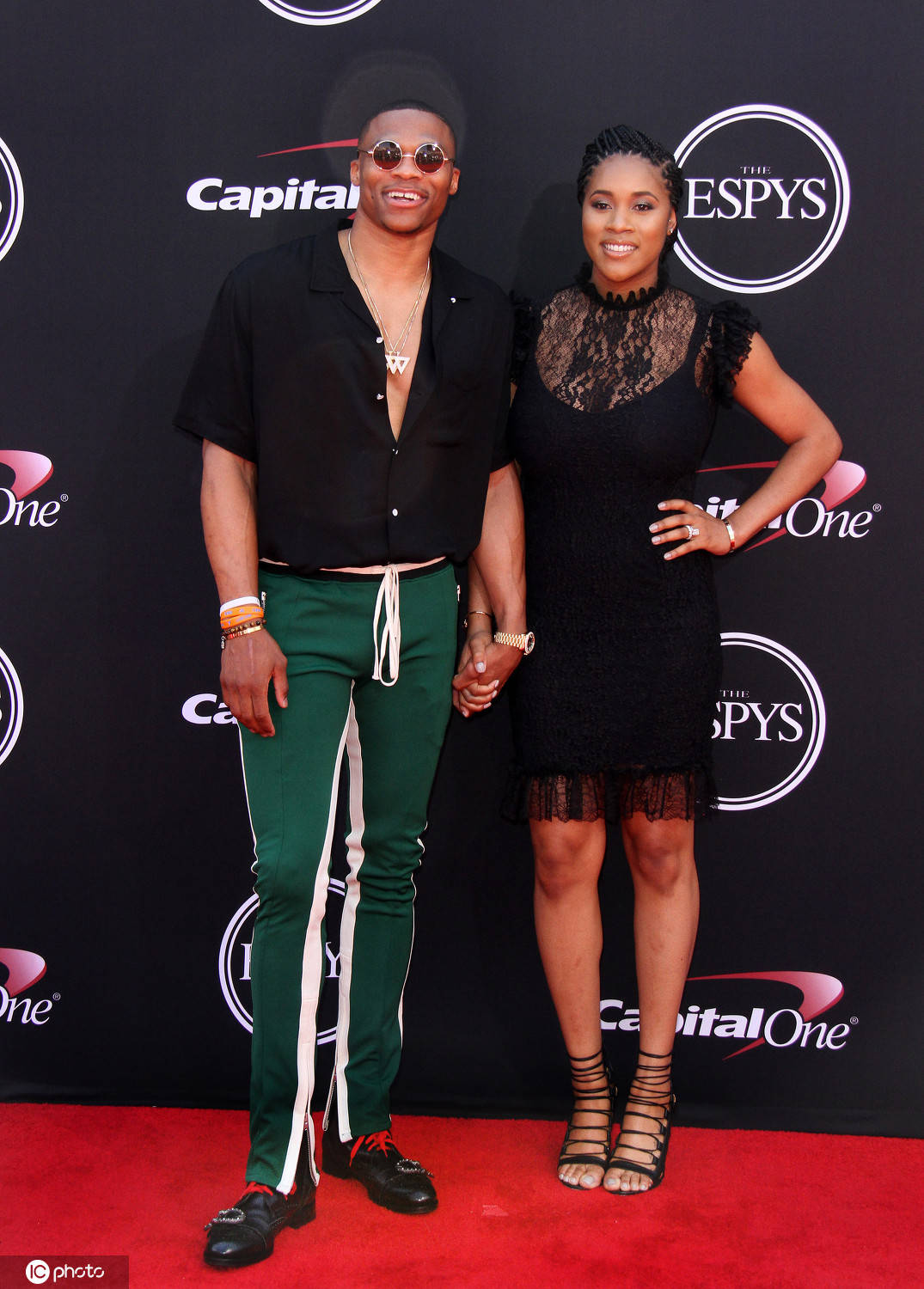 本文围绕